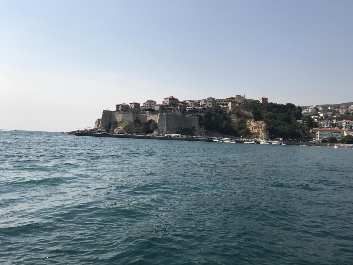 Hotel La Rosa Negra Ulcinj Buitenkant foto