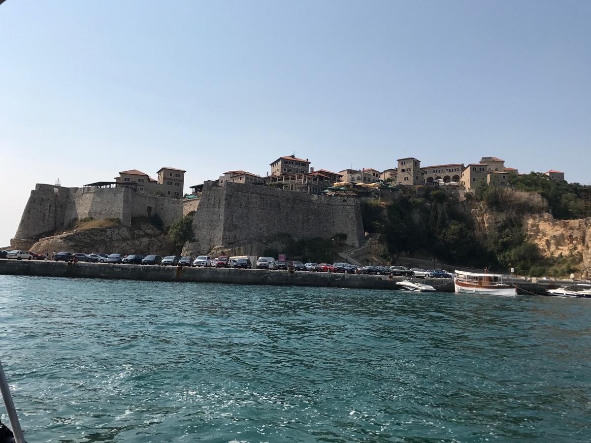 Hotel La Rosa Negra Ulcinj Buitenkant foto