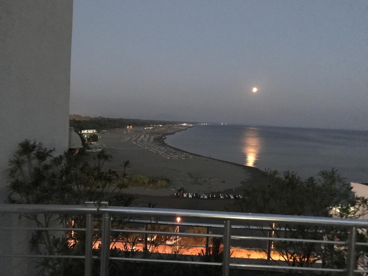 Hotel La Rosa Negra Ulcinj Buitenkant foto