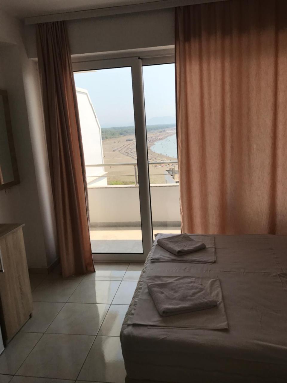 Hotel La Rosa Negra Ulcinj Buitenkant foto
